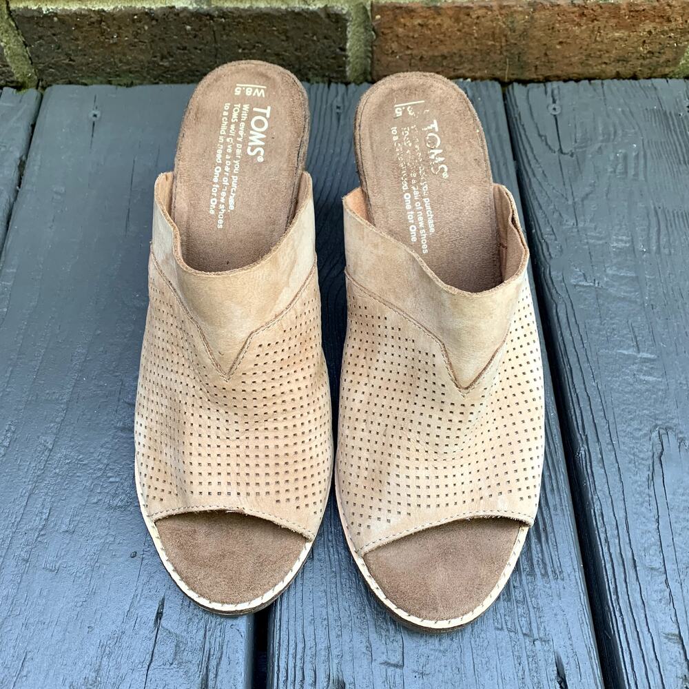 TOMS Sandstorm Tan Perforated Suede Nubuck Majorca Mule Sandal Shoe Peep Toe 8.5